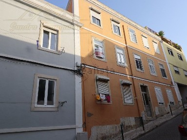 Apartamento T1 à venda na Travessa do Olival à Graça, 48