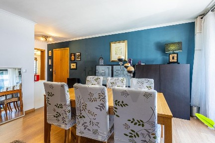 Apartamento T2 à venda na Rua Professor Doutor Henrique Barahona s/n