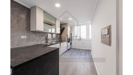 Apartamento T2 à venda na Rua Actriz Maria de Matos s/n