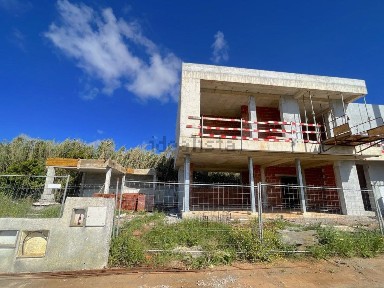 Moradia independente à venda em Lourinhã