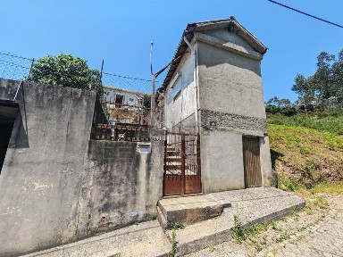 Moradia independente à venda na Rua de São Bartolomeu