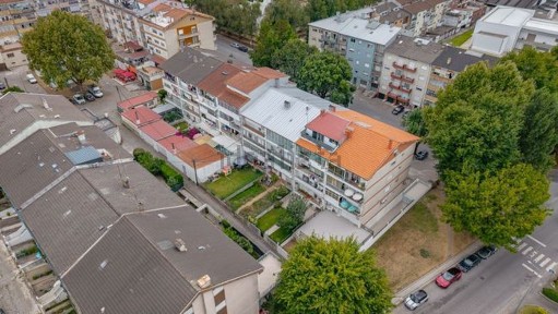 Apartamento T2 à venda na Rua das Forças Armadas s/n