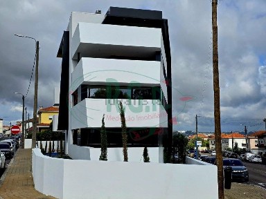Apartamento T3 à venda no Centro de Gondomar