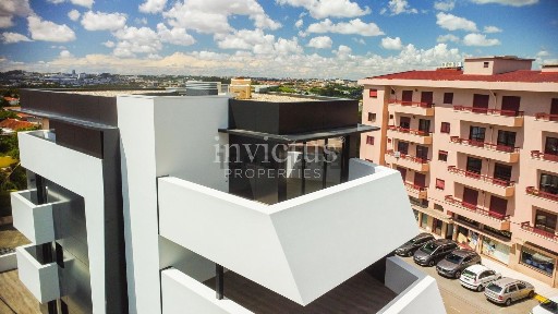 Apartamento T3 à venda no Caminho Passagem, 252