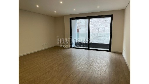 Apartamento T3 à venda na Rua de Ricardo Severo, 178