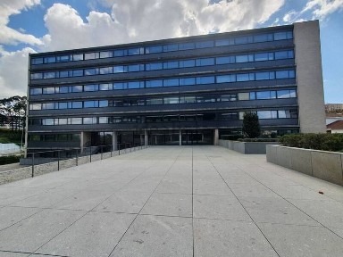 Apartamento T4 à venda na Rua do Agro de Moinhos