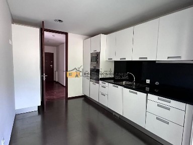 Apartamento T2 à venda na Igreja do Bonfim - Lomba