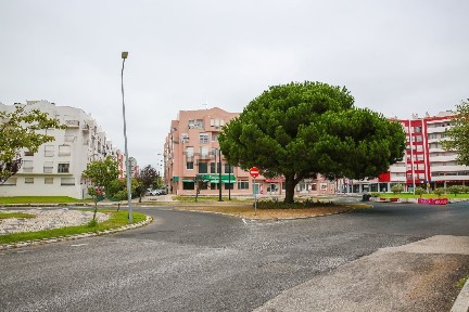Espaço comercial à venda em Rotunda dos Arneiros