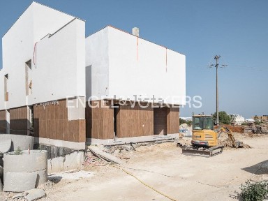 Moradia independente à venda em Alcochete