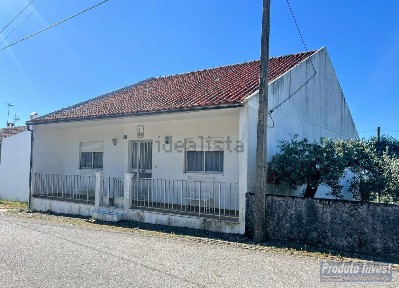 Moradia independente à venda em Vale de Prazeres e Mata da Rainha