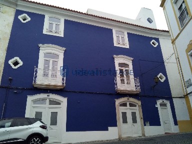 Moradia independente à venda na Rua da Guarda, 14 a