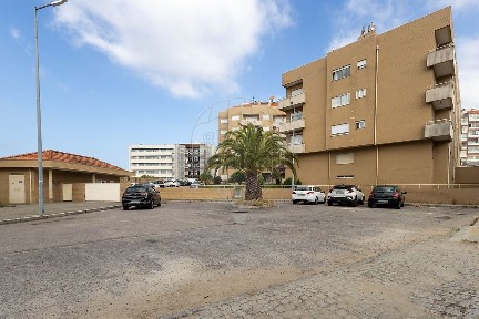 Arrendamento de apartamento T1 na Quinta das Rosas - Rasa de Baixo