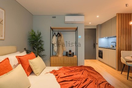 Arrendamento de apartamento T0 na Rua Direita de Francos