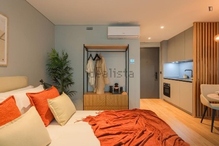 Arrendamento de apartamento T0 na Rua Direita de Francos