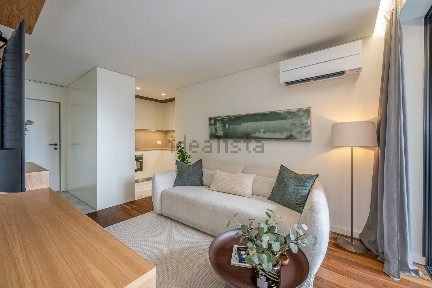 Arrendamento de apartamento T1 na Rua Moçambique, 19