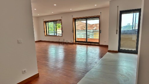 Arrendamento de apartamento T2 no Campo Alegre