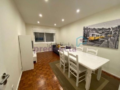 Arrendamento de apartamento T2 na Rua de Costa Cabral