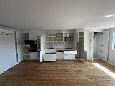 Arrendamento de apartamento T2 na Avenida da República, 2250