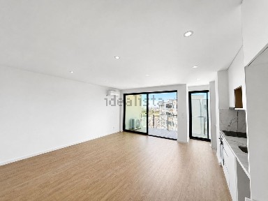 Arrendamento de apartamento T2 na Rua António Sousa Neves, 72