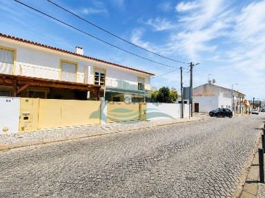 Moradia geminada à venda na Avenida dos Salesianos, 84