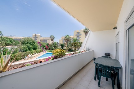 Apartamento T1 à venda na Meia Praia