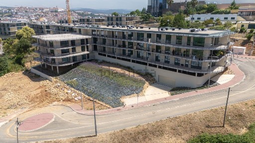 Apartamento T3 à venda na Estrada Almegue
