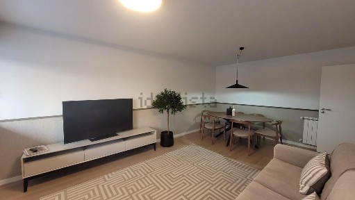Apartamento T1 à venda na Rua Almeida Garrett, 41