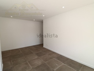 Arrendamento de apartamento T3 na Avenida General Humberto Delgado, 24 b