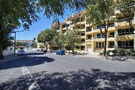 Arrendamento de apartamento T2 na Rua Professor Agostinho da Silva, 4