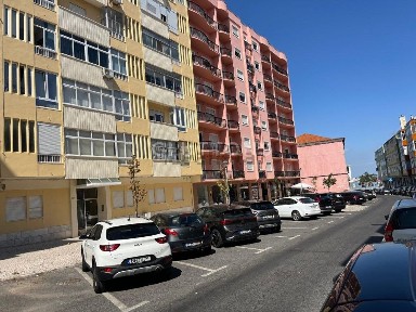 Arrendamento de apartamento T1 na Rua Elias Garcia