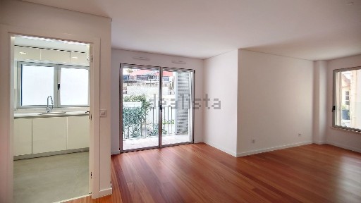 Arrendamento de apartamento T2 na Rua do Vale de Pereiro