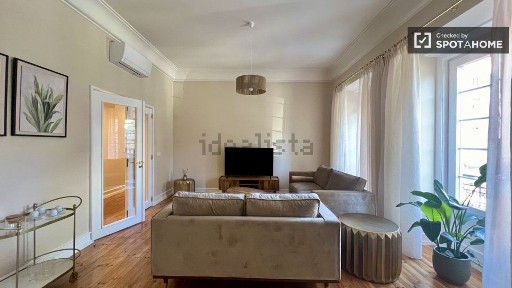 Arrendamento de apartamento T4 na Avenida Visconde de Valmor