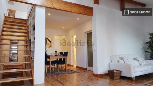 Arrendamento de apartamento T2 na Rua dos Caminhos de Ferro