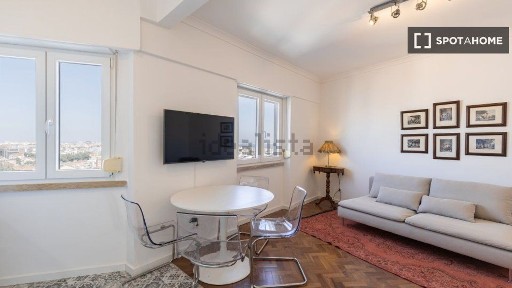 Arrendamento de apartamento T2 na Rua Silva Carvalho