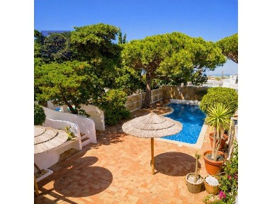 Almancil, Vale do Lobo, Rua da Romanzeira, 633