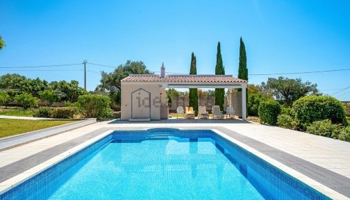 Casa ou moradia à venda em Alfeição