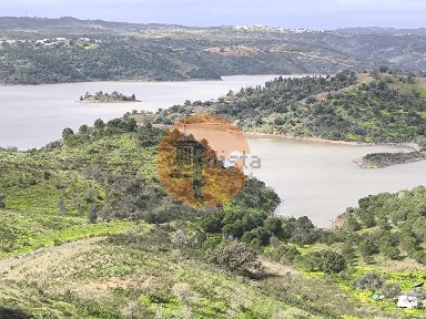 Espaço comercial à venda em Azinhal