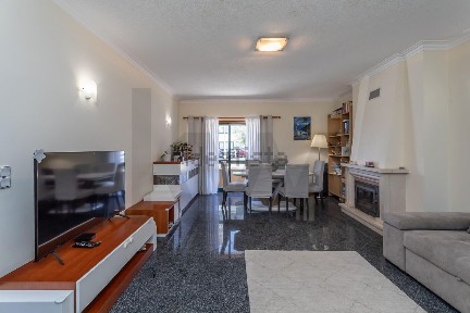 Apartamento T2 à venda na Rua Sebastião da Gama s/n