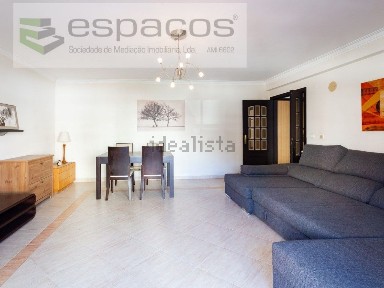 Apartamento T2 à venda na Rua Francisco Franco, 19