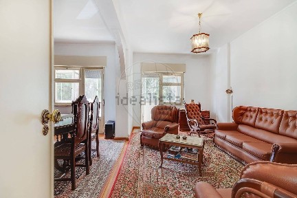 Apartamento T3 à venda na Avenida Engenheiro Francisco de Lencastre Garrett