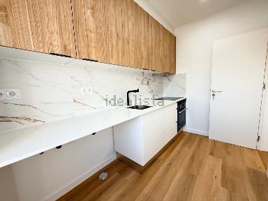 Apartamento T2 à venda na Rua Tomaz Costa, 7