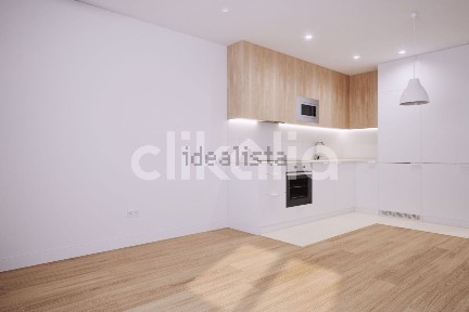 Apartamento T2 à venda na Rua Sargento Armando Monteiro Ferreira