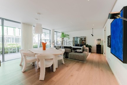 Apartamento T3 à venda na Rua Maria José Nogueira Pinto, 16
