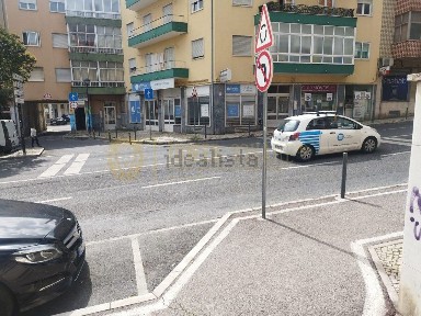 Apartamento T3 à venda em Falagueira-Venda Nova