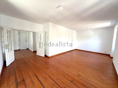 Apartamento T2 à venda em São João
