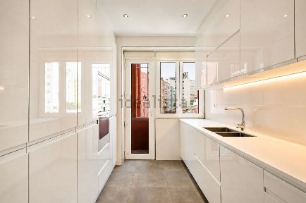 Apartamento T4 à venda na Avenida de Roma