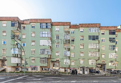 Apartamento T3 à venda na Rua Doutor Quirino Rosa
