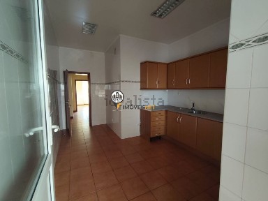 Arrendamento de apartamento T4 em Castelo Branco