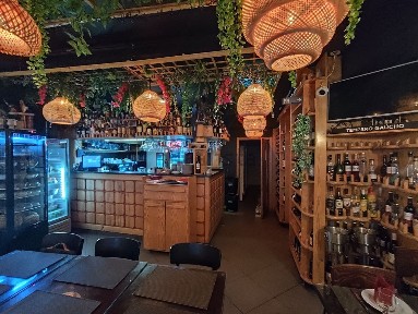 Espaço comercial com rentabilidade à venda na Rua das Portas de Santo Antão
