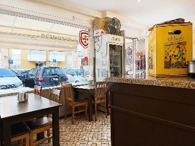 Negócio à venda na Rua Aquilino Ribeiro